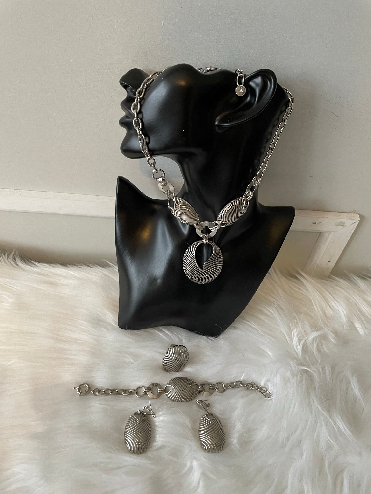 Dubai 18k White Gold Plated 4pc Necklace Set