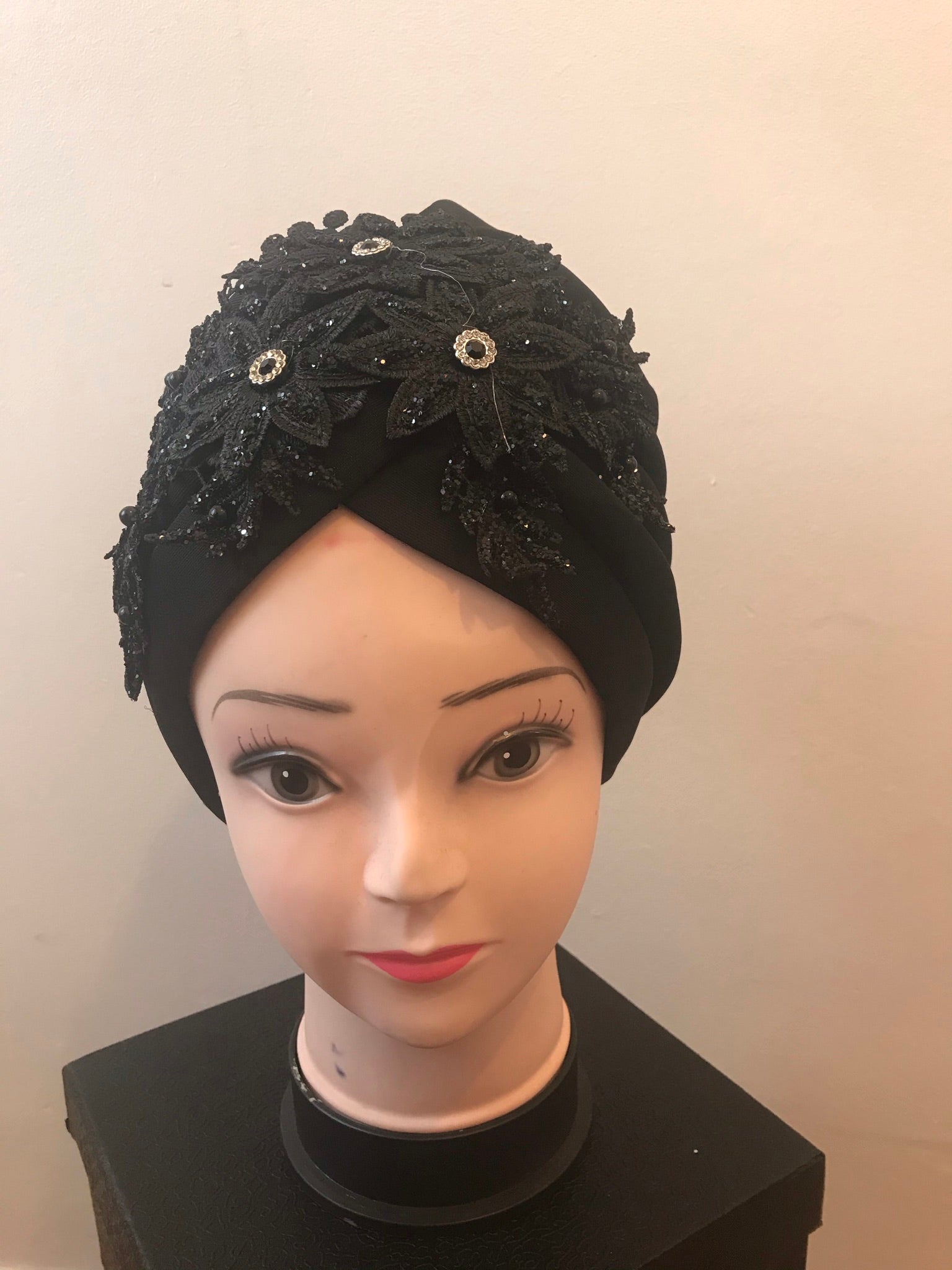 High Quality Stretchy  Turban For Women Available In Different Colours